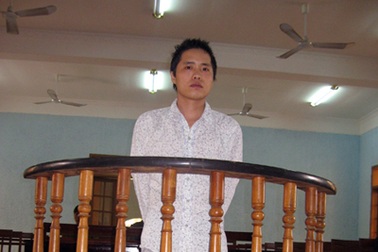 Thấy bạn bị đánh liền cầm dao giết đối phương