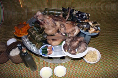 Mâm cỗ ngày tết của người Khơ Mú