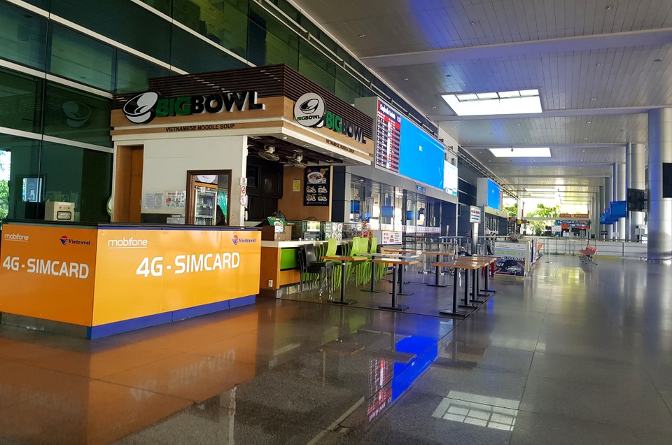 Sân bay Tân Sơn Nhất vắng ngắt sau lệnh dừng nhập cảnh - 6 Sân bay Tân Sơn Nhất vắng ngắt sau lệnh dừng nhập cảnh - 6