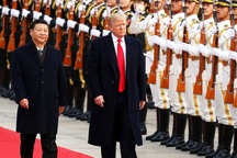 Gập ghềnh thương chiến Mỹ - Trung khi ông Trump vướng lùm xùm luận tội