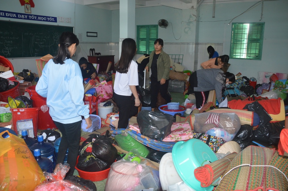 Khẩn trương dọn dẹp nội trú, vệ sinh trường lớp đón học sinh - 4 Khẩn trương dọn dẹp nội trú, vệ sinh trường lớp đón học sinh - 4