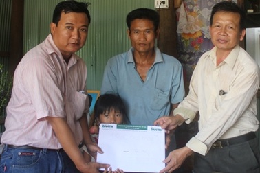 Quỹ Nhân ái hỗ trợ 10 triệu đồng đến gia đình nạn nhân trong vụ tai nạn thảm khốc