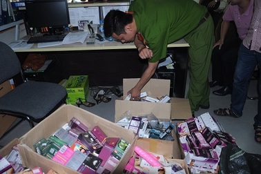 Choáng ngợp với thế giới đồ chơi “phòng the” vừa bị triệt phá 