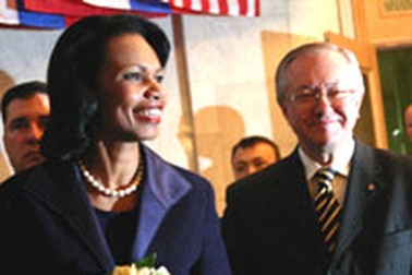 Ucraina sa thải Bộ trưởng Nội vụ và Bộ trưởng Ngoại giao