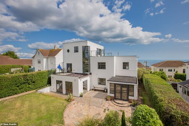 Khám phá ngôi nhà với ban công đem đến khung cảnh ngoạn mục nhất nước Anh