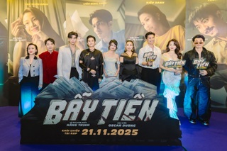 "Tiếp viên gợi cảm" Trâm Anh và Trương Thế Vinh né tránh nhau trên thảm đỏ - 1