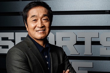 HLV Lee Young Jin là triệu phú USD ở Hàn Quốc