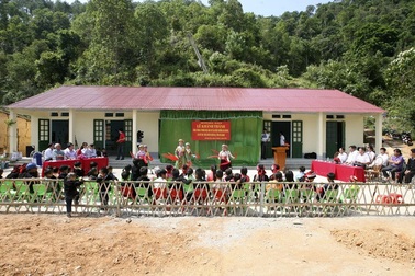 Tiết lộ những chuyện “hậu trường” bi hài khi đi xây trường ở vùng cao