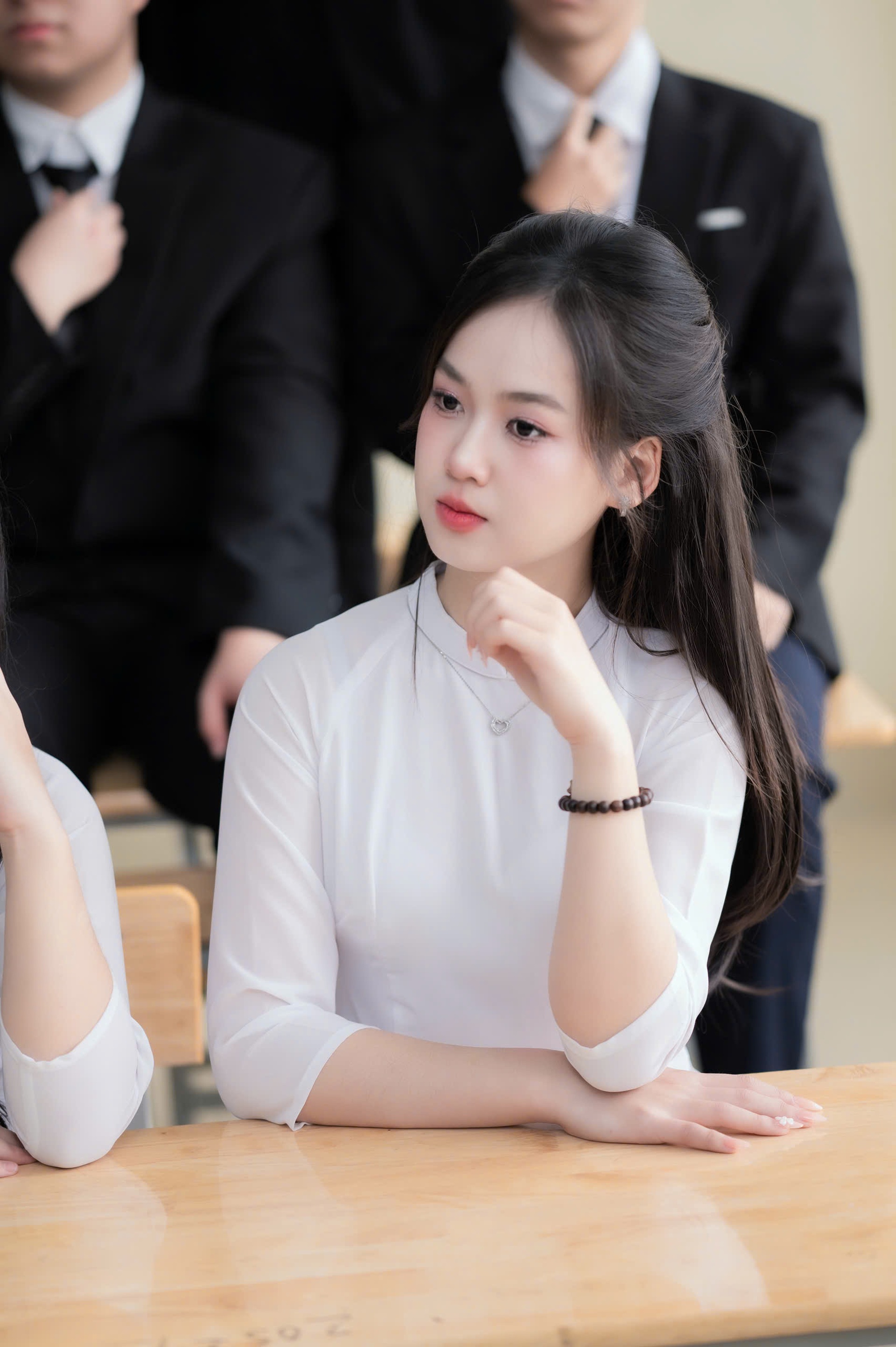 Nữ thủ khoa khối A00 gây sốt: Vẻ đẹp trí tuệ mới là bền vững nhất - 2 Nữ thủ khoa khối A00 gây sốt: Vẻ đẹp trí tuệ mới là bền vững nhất - 2