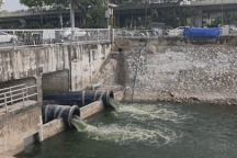 Hà Nội chính thức bổ cập nước từ hồ Tây "hồi sinh" sông Tô Lịch