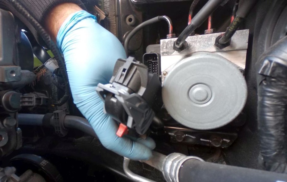 Mỹ: Triệu hồi 229.000 chiếc KIA Sorento và Sedona - 2 Mỹ: Triệu hồi 229.000 chiếc KIA Sorento và Sedona - 2