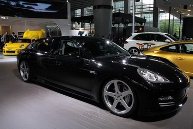 RUF kéo dài trục cơ sở xe Porsche Panamera 