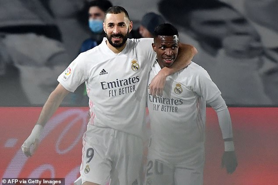 Benzema lại thăng hoa, Real Madrid san bằng điểm số với Atletico - 9 Benzema lại thăng hoa, Real Madrid san bằng điểm số với Atletico - 9
