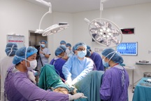 "Cô gái" 29 tuổi không biết mình là nam hay nữ