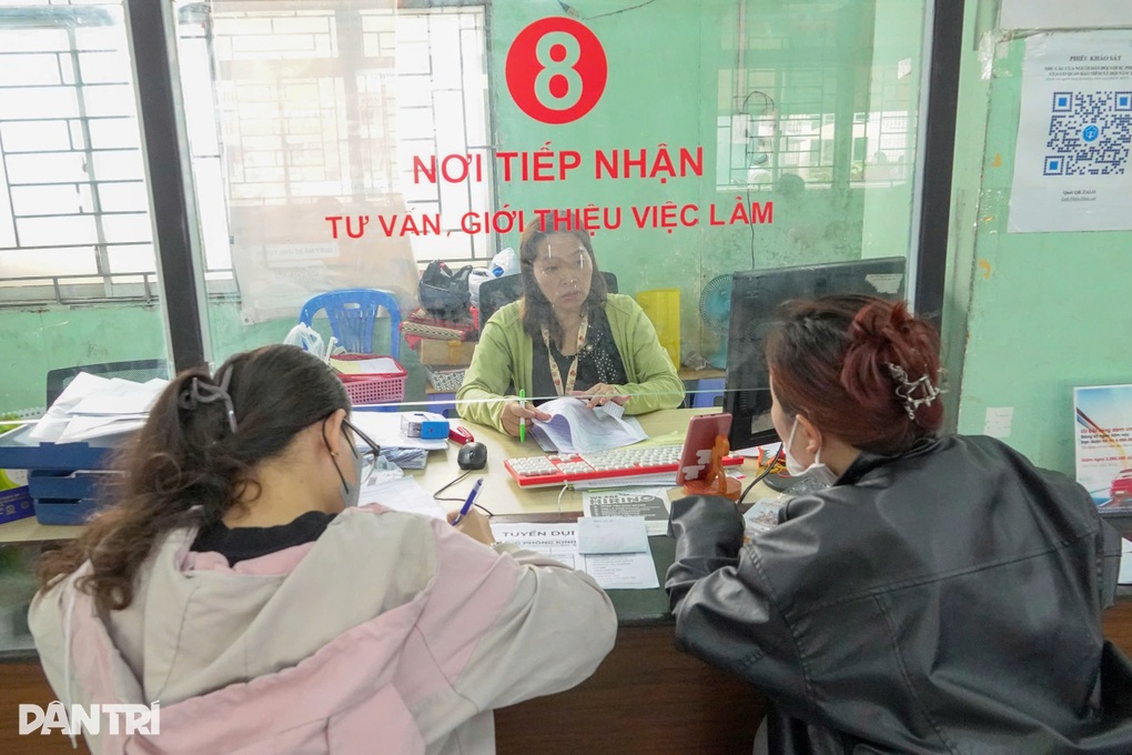 Cơ chế để loại bỏ việc trả lương viên chức theo thâm niên, thi nâng ngạch - 2 Cơ chế để loại bỏ việc trả lương viên chức theo thâm niên, thi nâng ngạch - 2