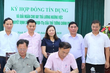 Doanh nghiệp đầu tiên được vay tiền trả lương lao động gặp khó vì Covid-19