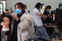 Đưa nghề về với phụ nữ nông thôn tại Thanh Hóa