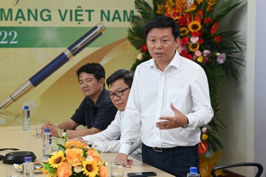 Phó Ban Tuyên giáo Trung ương: "Dân trí có thể tự hào là một tờ báo lớn"