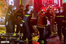 Hiện trường vụ cháy quán cà phê khiến 11 người tử vong ở Hà Nội