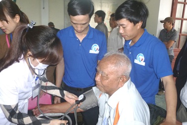 Tuổi trẻ đồng hành cùng các cựu chiến binh Điện Biên