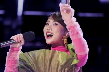 Phương Mỹ Chi thắng đại diện Trung Quốc, bật khóc trong hậu trường