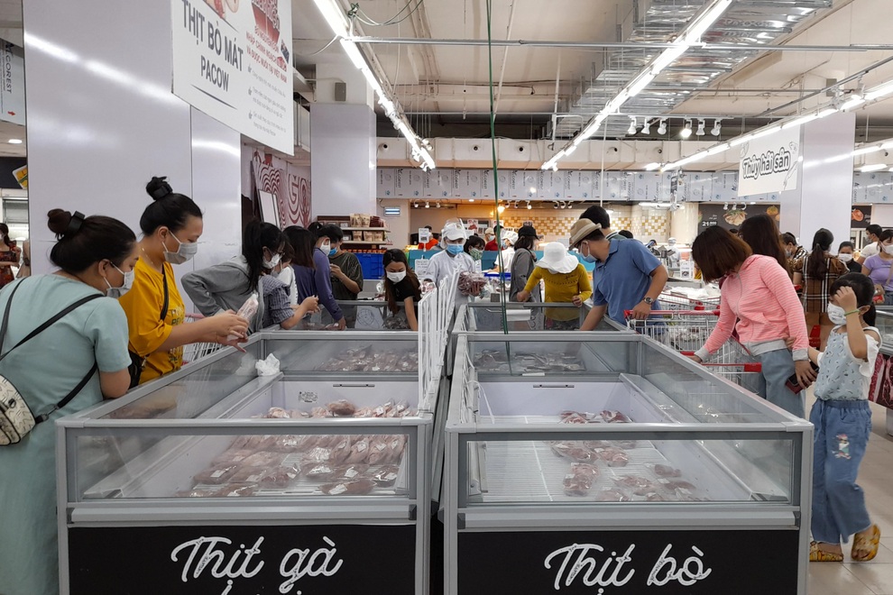 Đà Nẵng: Người dân đổ đi chợ, siêu thị trước giờ thành phố giãn cách - 7 Đà Nẵng: Người dân đổ đi chợ, siêu thị trước giờ thành phố giãn cách - 7