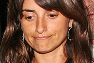 Penelope Cruz: “Xấu xí” khi không trang điểm 