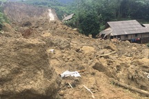 Dùng 30kg thuốc nổ phá đá tìm 5 nạn nhân vụ sạt lở
