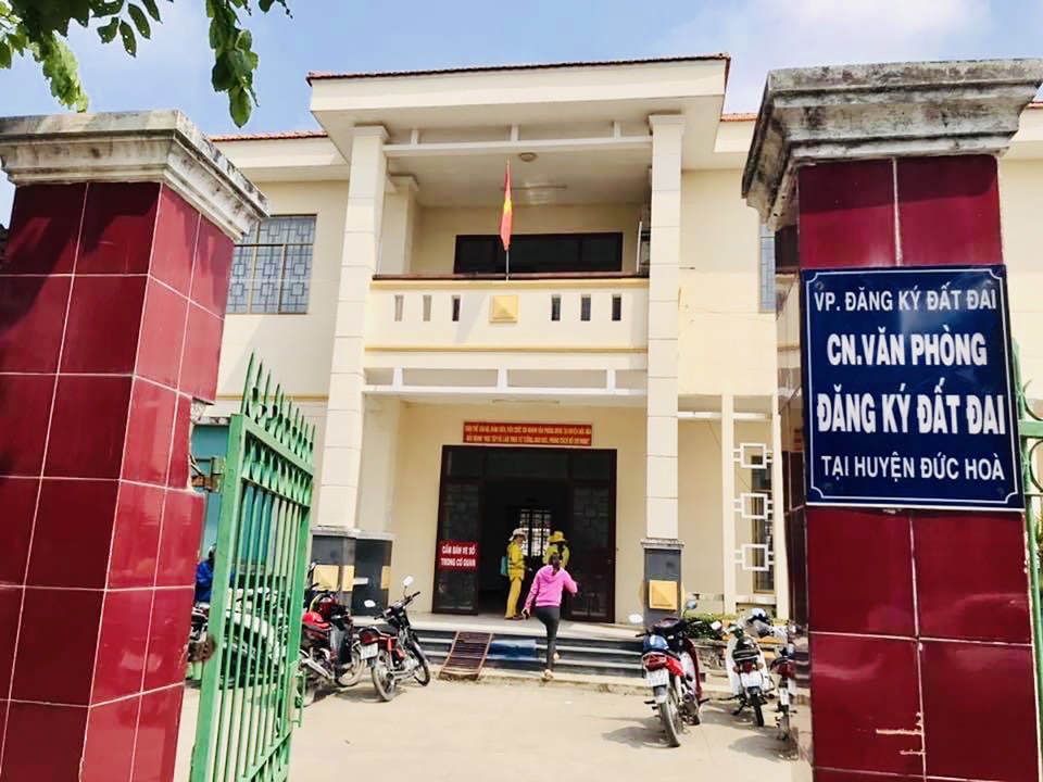 Đất có sổ đỏ phải bỏ không vì thiếu sót từ huyện đến tỉnh! - 4 Đất có sổ đỏ phải bỏ không vì thiếu sót từ huyện đến tỉnh! - 4