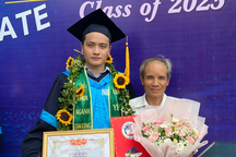 Thủ khoa Kinh tế quốc dân từng làm bảo vệ để trang trải học phí