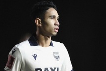 Ngôi sao Indonesia đi vào lịch sử FA Cup theo cách đáng quên