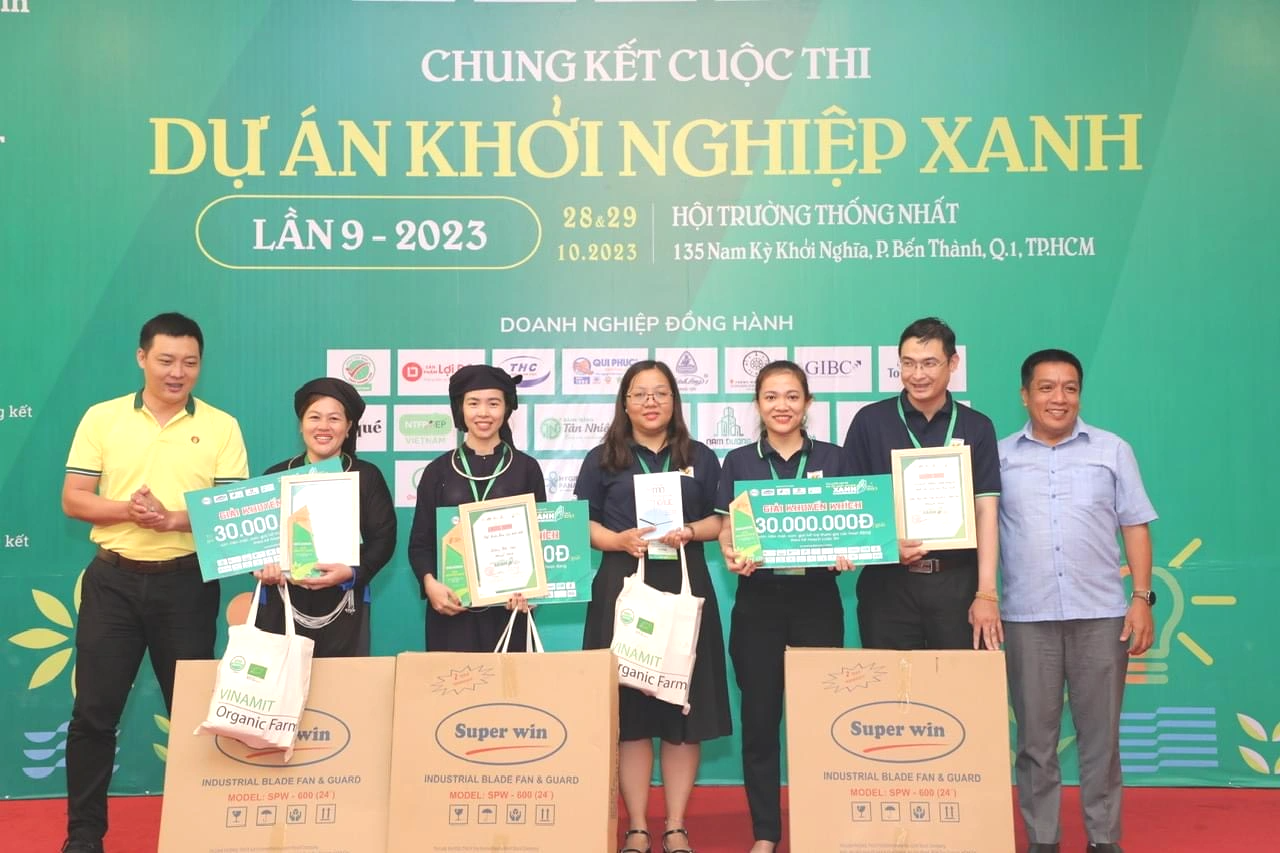 Nữ cán bộ người Tày hạnh phúc khi được bình đẳng đi học, khởi nghiệp - 6 Nữ cán bộ người Tày hạnh phúc khi được bình đẳng đi học, khởi nghiệp - 6