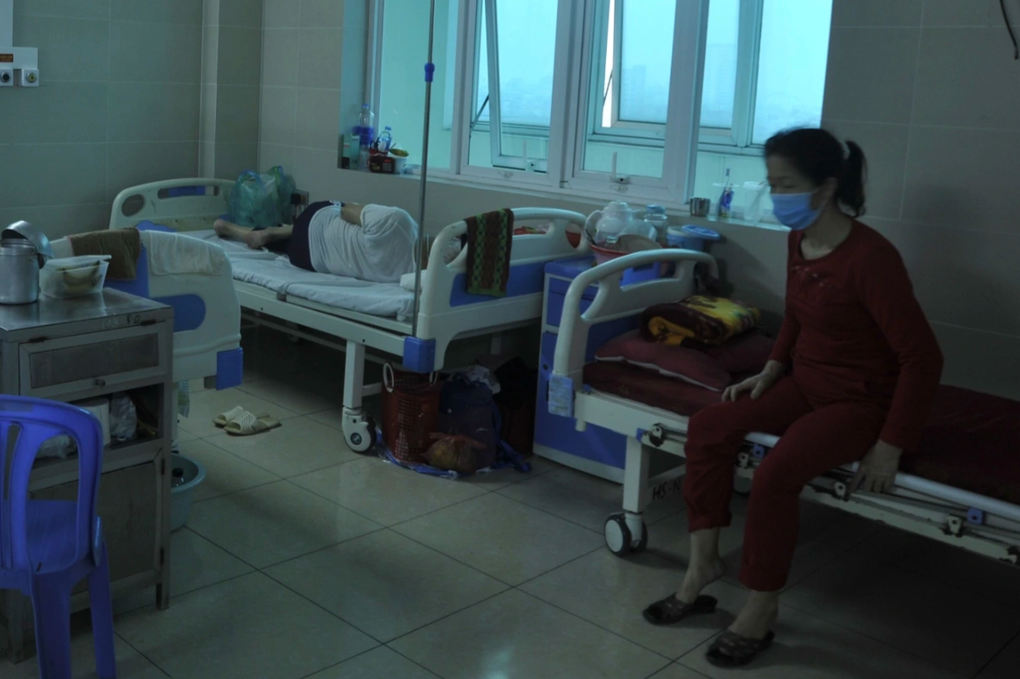 Hà Nội bất ngờ tăng bệnh nhân Covid-19, nhiều ca thở oxy: TPHCM thế nào? - 1 Hà Nội bất ngờ tăng bệnh nhân Covid-19, nhiều ca thở oxy: TPHCM thế nào? - 1