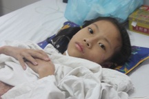 Mất toàn thành bụng, bé 12 tuổi sống sót diệu kỳ