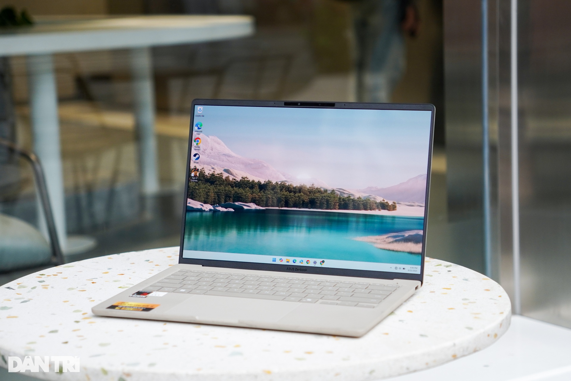 Đánh giá Asus Zenbook A14: Laptop AI chạy chip Snapdragon X sẽ dành cho ai? - 2