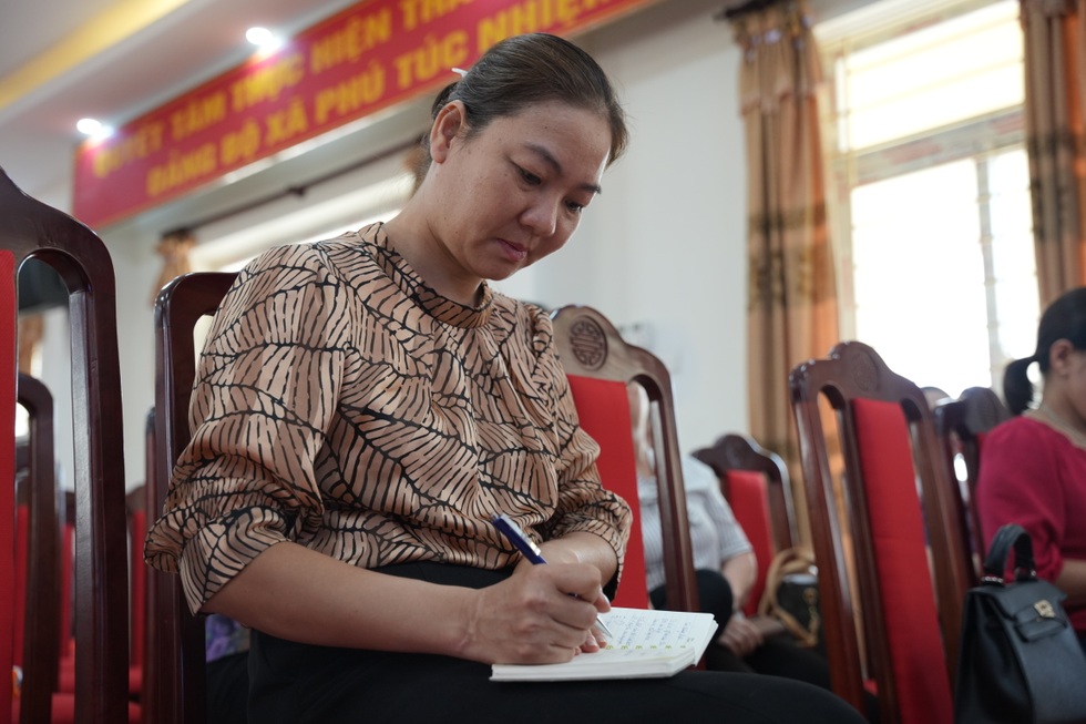 Về nơi cả làng học livestream, nghệ nhân U70 dùng AI quảng cáo - 4 Về nơi cả làng học livestream, nghệ nhân U70 dùng AI quảng cáo - 4