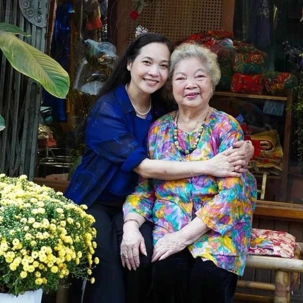 NSƯT Lê Mai kể chuyện tình yêu của con gái với rể Tây - 7