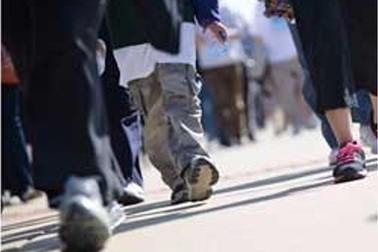 Đi bộ nhanh giúp người trung niên cải thiện sức khoẻ