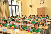 Học sinh nhiều nước ở lại trường sau 15h30 phải đóng thêm tiền