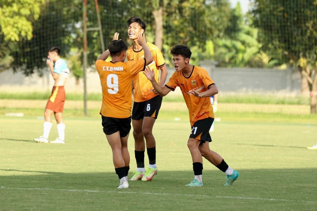 PVF và HAGL gặp nhau ở chung kết giải U21 Quốc gia 2024 - 1 PVF và HAGL gặp nhau ở chung kết giải U21 Quốc gia 2024 - 1