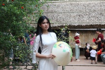 "Lần đầu về thăm quê Bác Hồ, tôi thấy gần gũi và xúc động vô cùng"