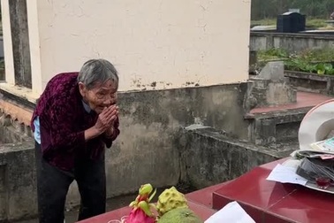 Con gái 103 tuổi vượt gần 300km về giỗ mẹ