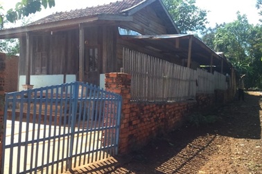 Vợ chồng giáo viên mượn tiền của đồng nghiệp, hàng xóm rồi bỏ trốn