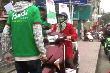 Thế nào là lấn chiếm vỉa hè?