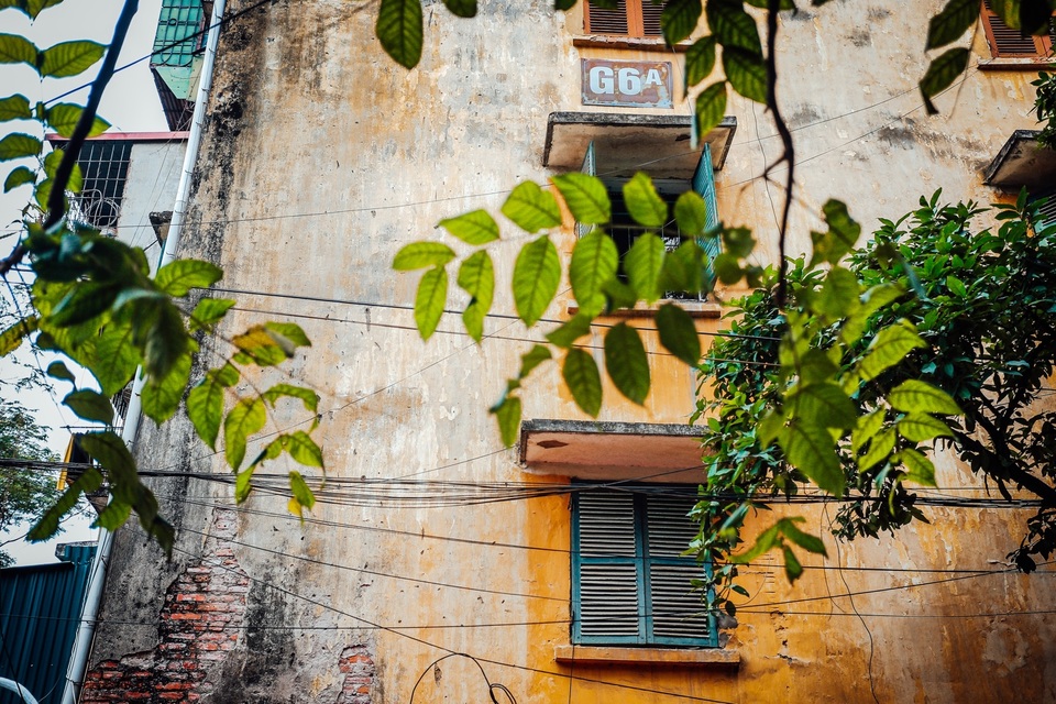 Cuộc sống chật chội trong khu tập thể “không biết sập lúc nào” ở Hà Nội - 2 Cuộc sống chật chội trong khu tập thể “không biết sập lúc nào” ở Hà Nội - 2