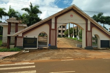 Chủ tịch huyện bị đình chỉ công tác, yêu cầu giải trình món nợ lớn