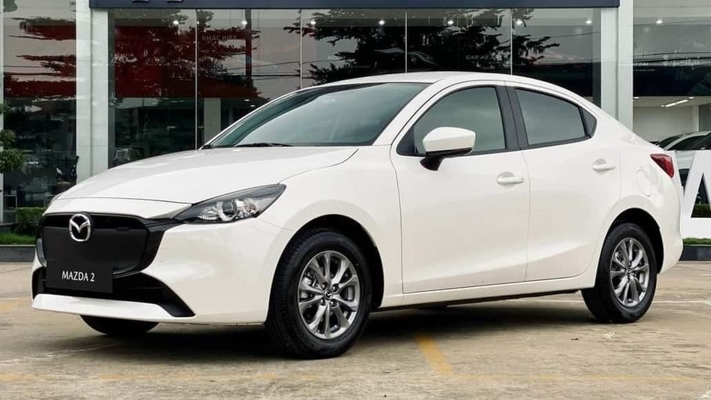 Mở bán chưa lâu, Mazda2 mới đã giảm giá - 1