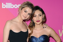 Bài phỏng vấn gây sốc của Selena Gomez và cú "hủy kết bạn" gây xôn xao