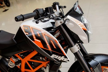 KTM Duke 390 có giá hơn 170 triệu đồng