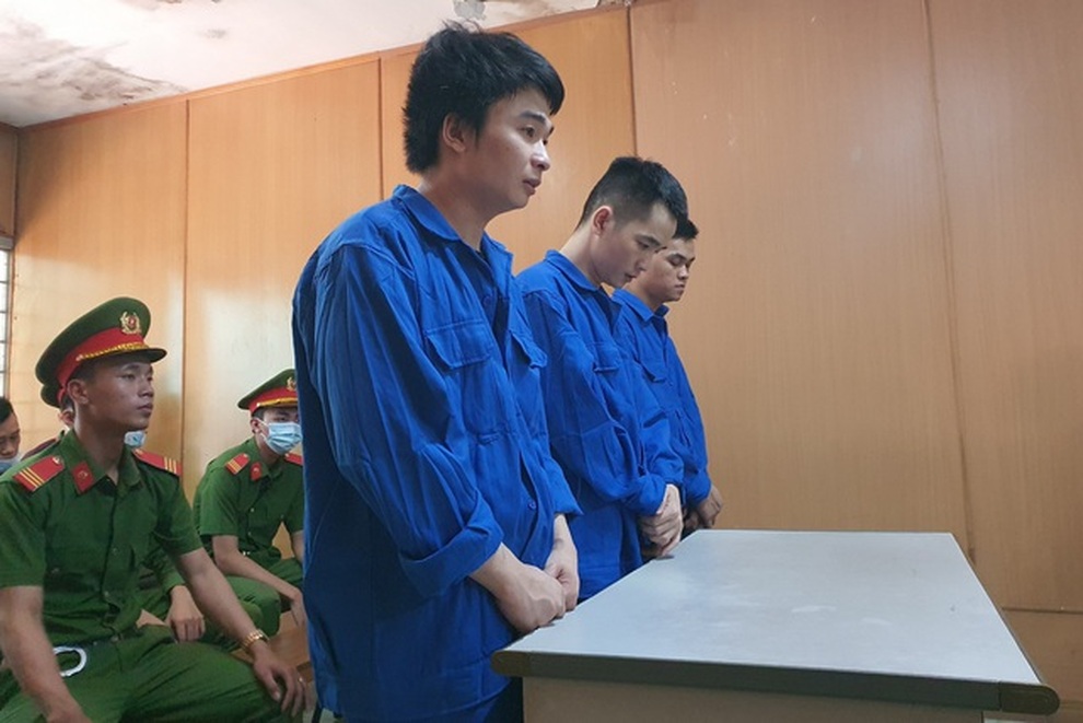 Băng nhóm bài binh bố trận cướp tiệm vàng giữa ban ngày - 1 Băng nhóm bài binh bố trận cướp tiệm vàng giữa ban ngày - 1
